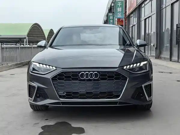 Audi A4L 2020