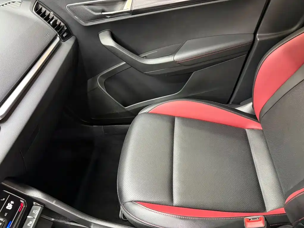 Skoda Karoq 2023 — фото 13
