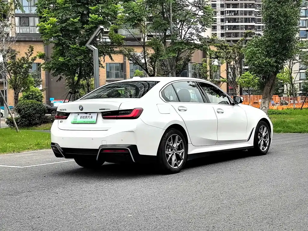 BMW i3 2024 — фото 12