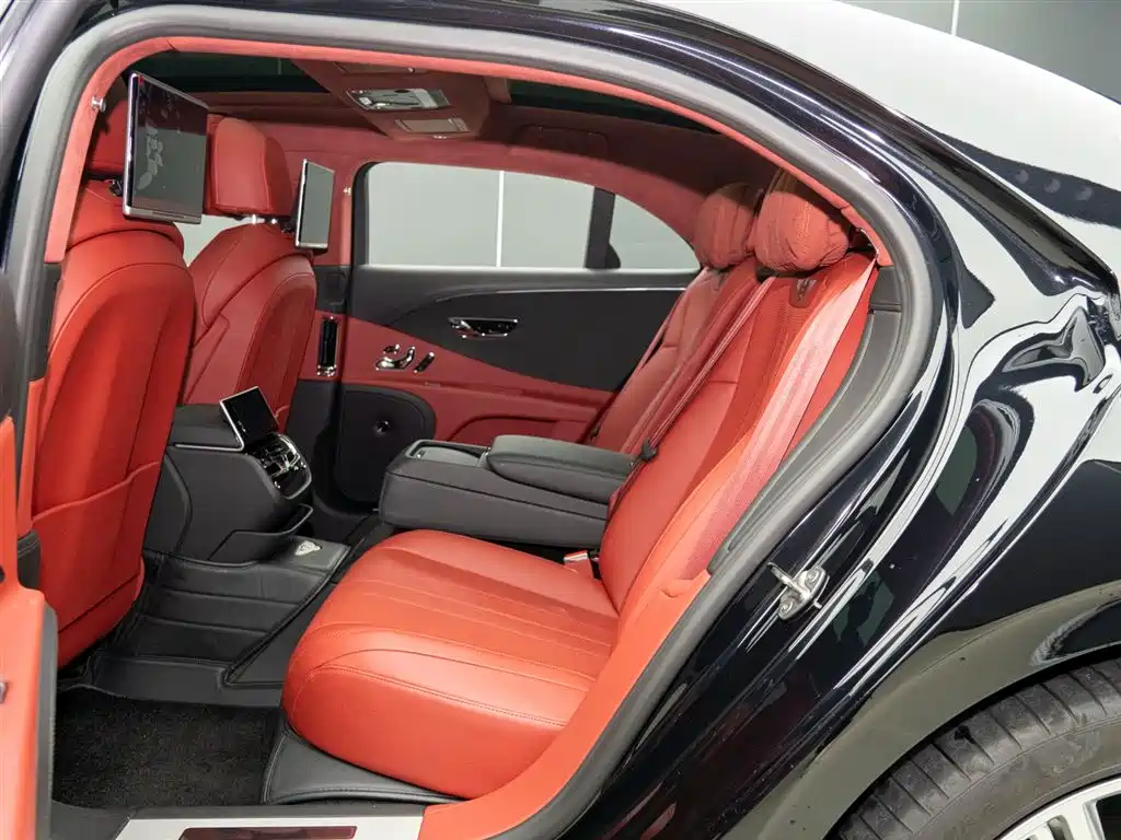 Bentley Flying Spur 2021 — фото 11