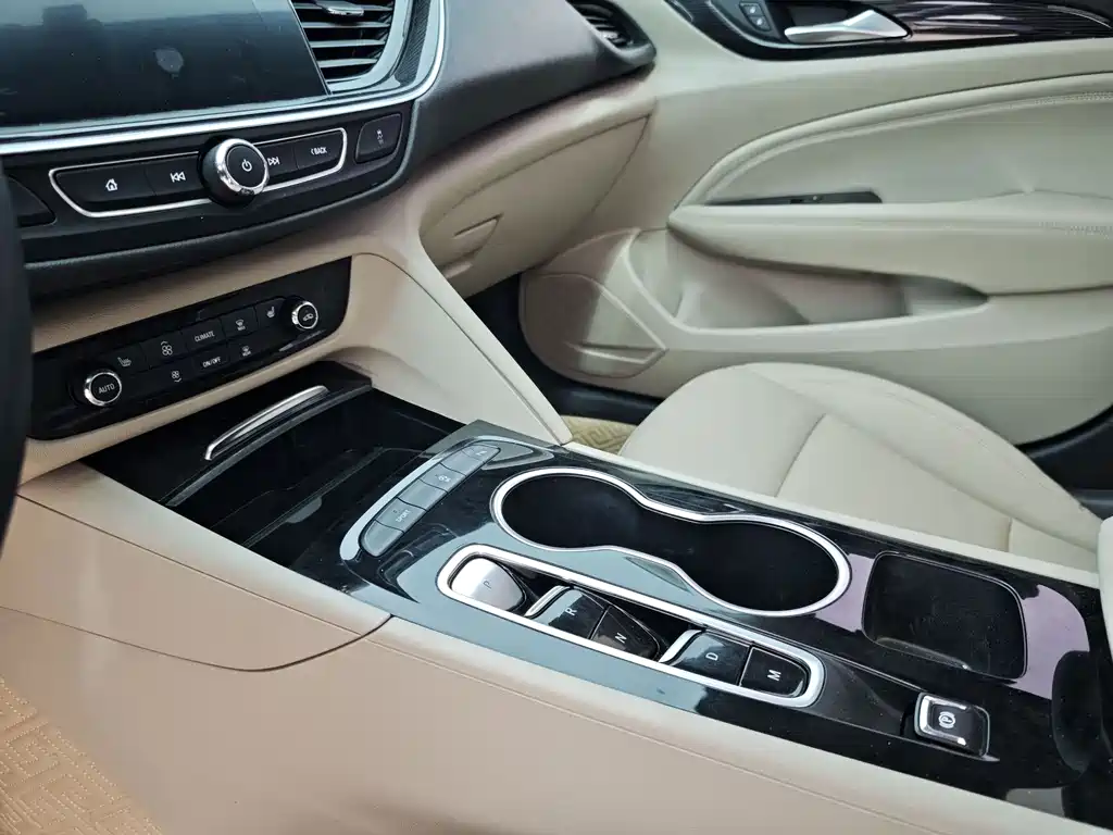 Buick Regal 2020 — фото 16