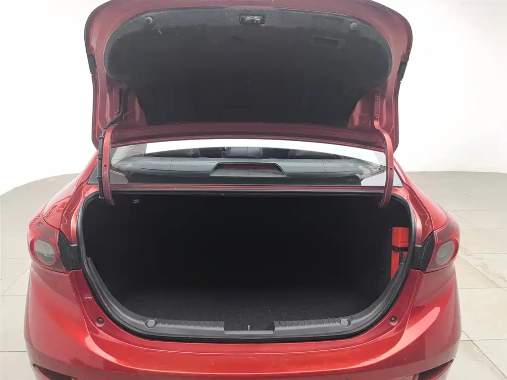 Mazda 3 Axela 2019 — фото 16