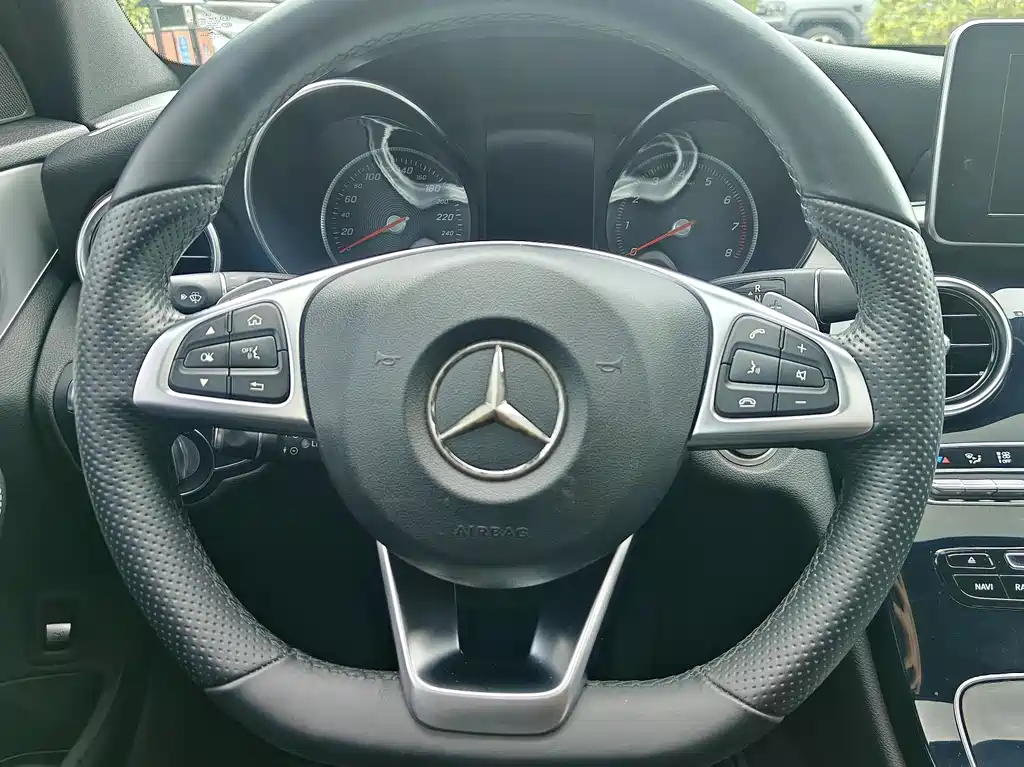 Mercedes-Benz C-Class 2017 — фото 19