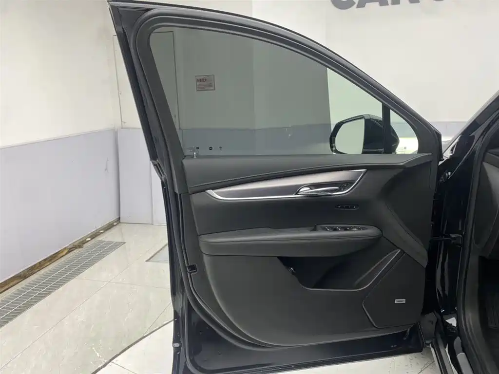 Cadillac XT6 2021 — фото 16