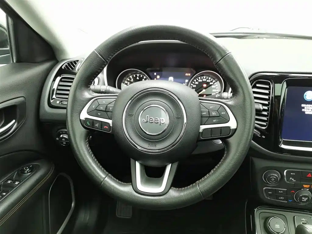 Jeep Compass 2020 — фото 11