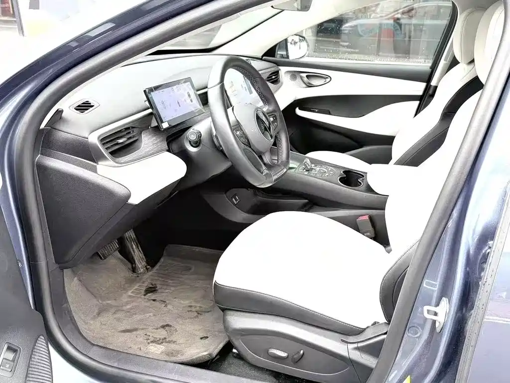 BYD Seal 05 DM-i 2025 — фото 4