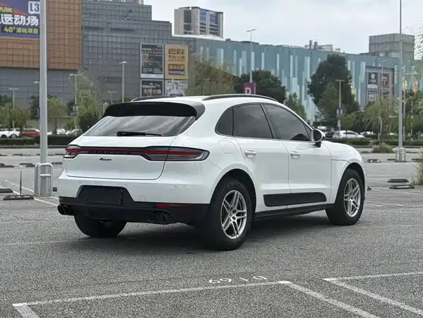Porsche Macan 2021