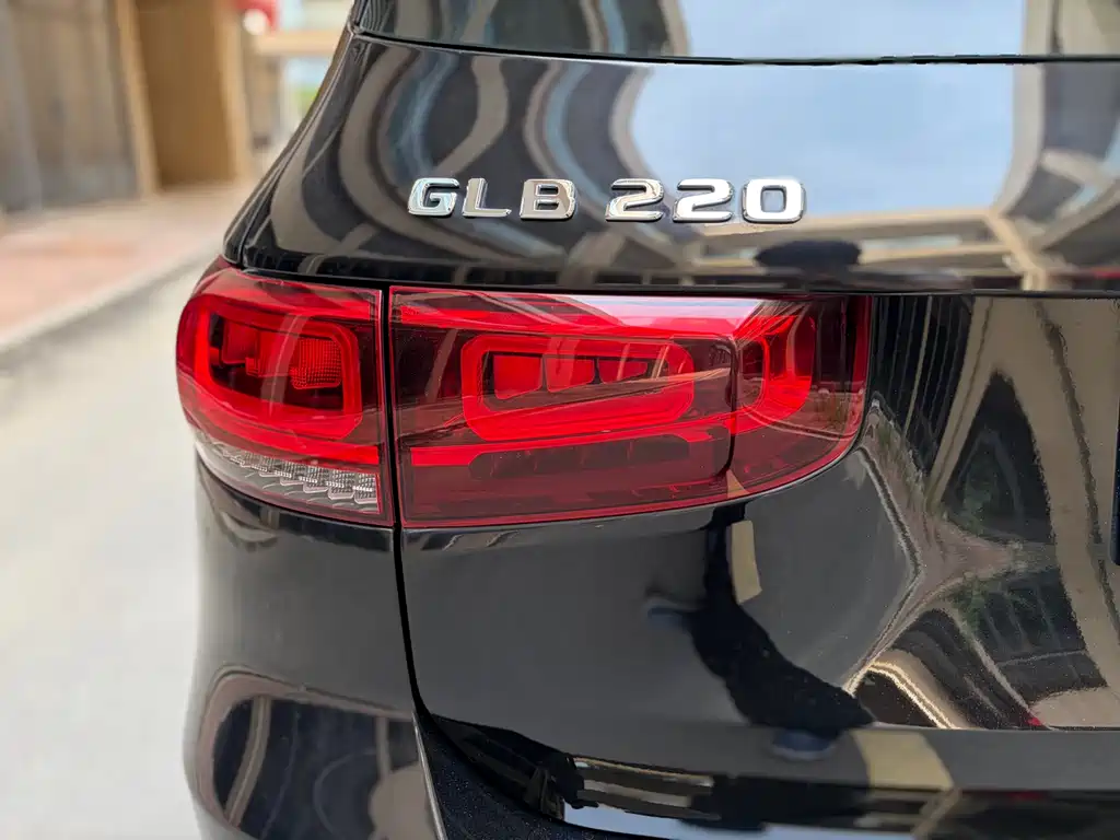 Mercedes-Benz GLB 2023 — фото 13