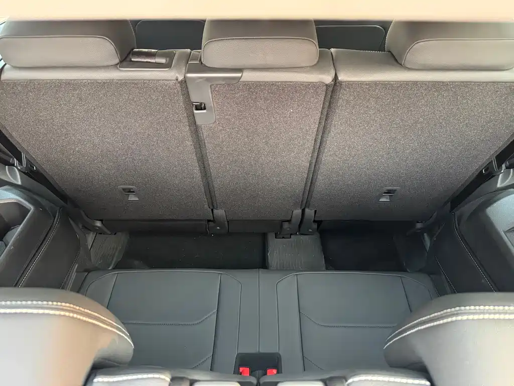 Volkswagen Tiguan L 2021 — фото 10