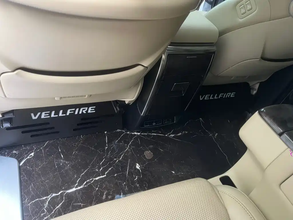 Toyota Vellfire 2023 — фото 13