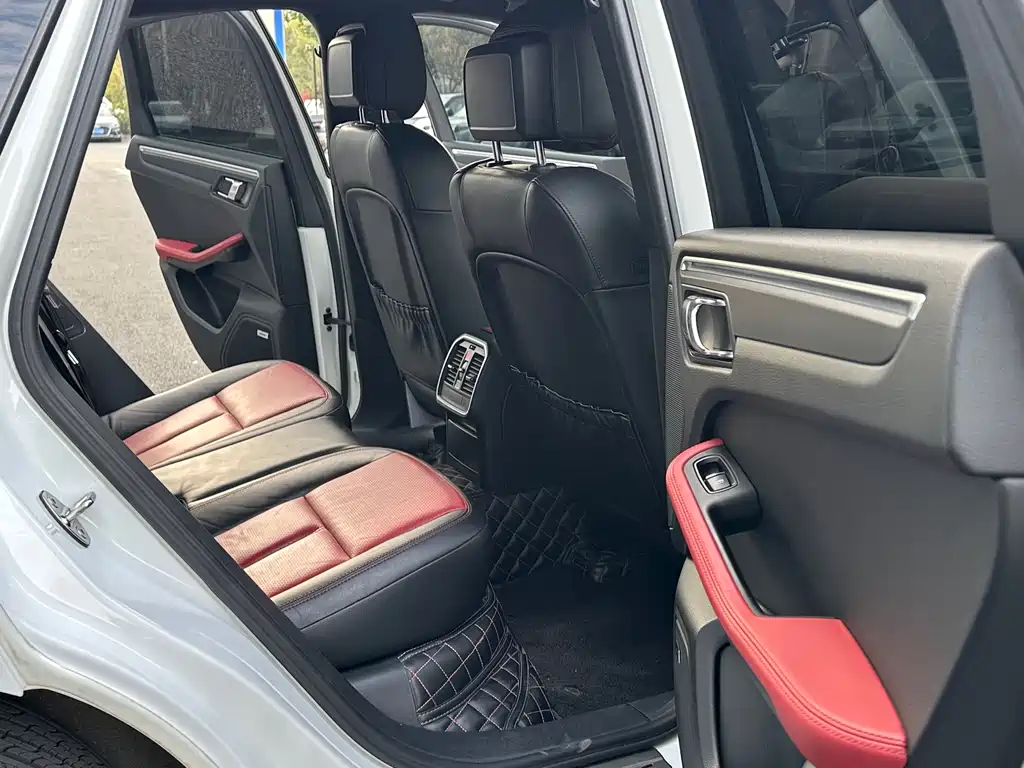 Porsche Macan 2015 — фото 15