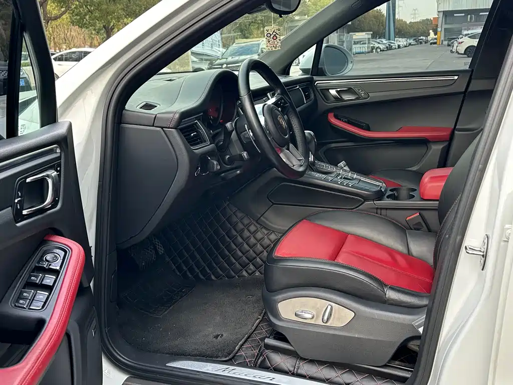 Porsche Macan 2015 — фото 12