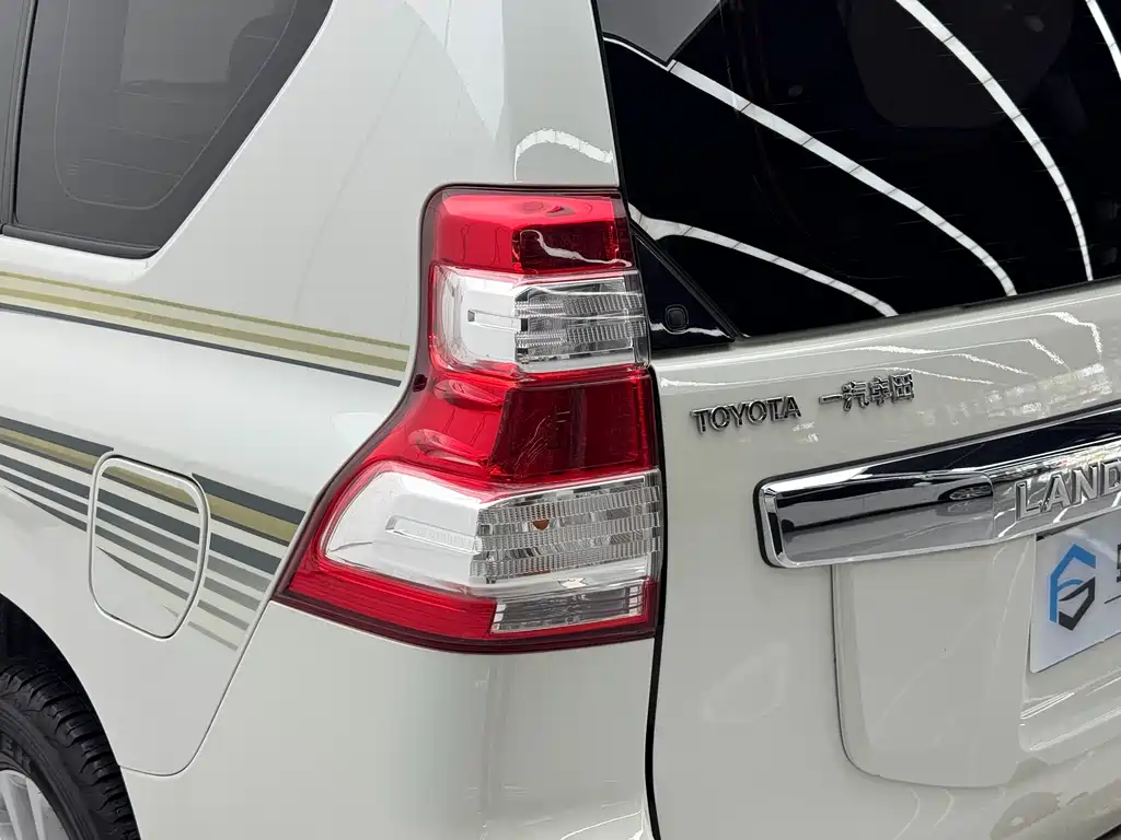 Toyota Prado 2016 — фото 18