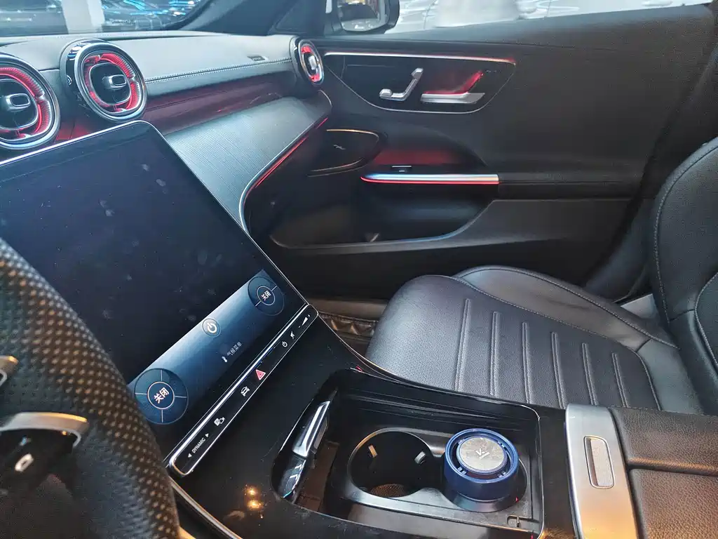 Mercedes-Benz C-Class 2023 — фото 9