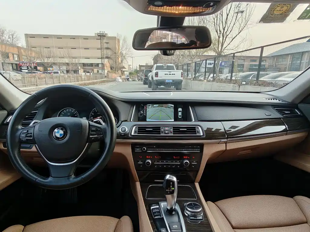 BMW 7 Series 2013 — фото 19