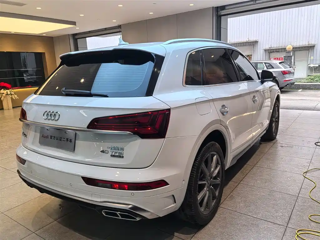 Audi Q5L 2022 — фото 3