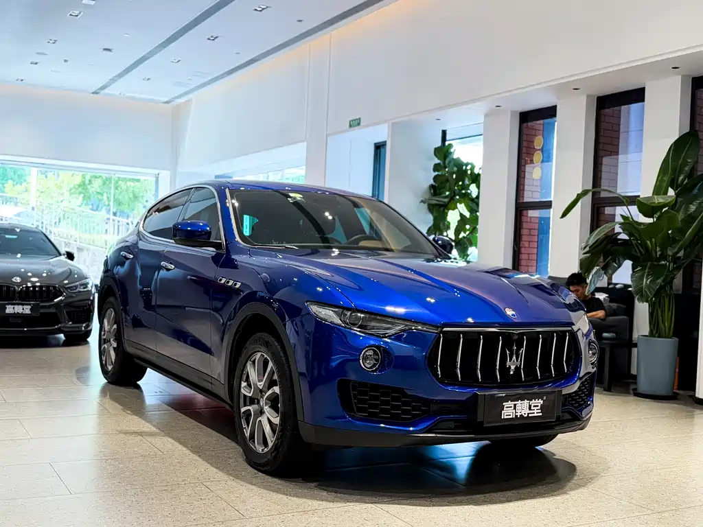 Maserati Levante 2018 — фото 24