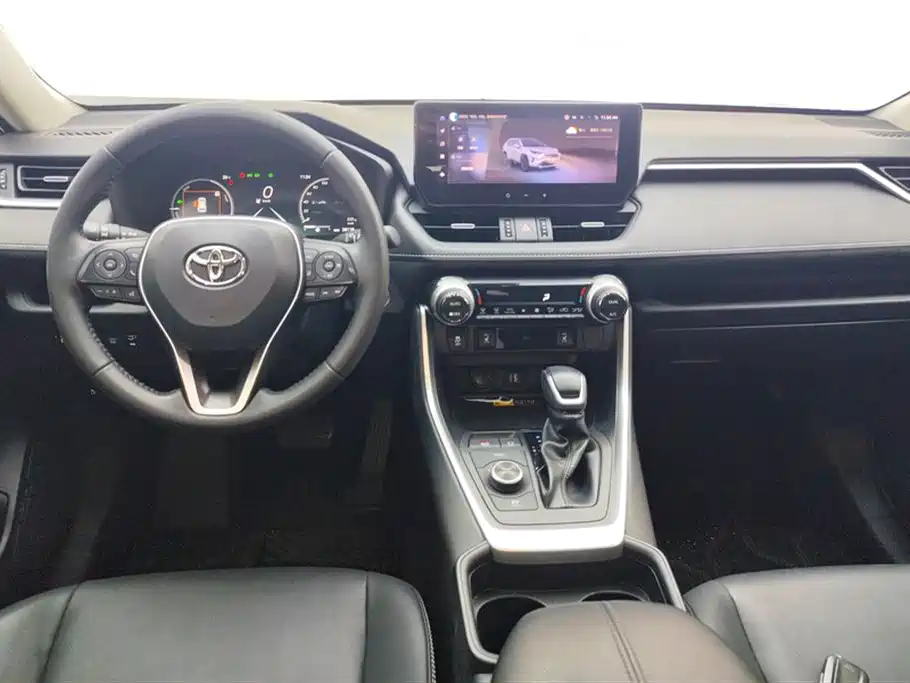 Toyota RAV4 2023 — фото 12