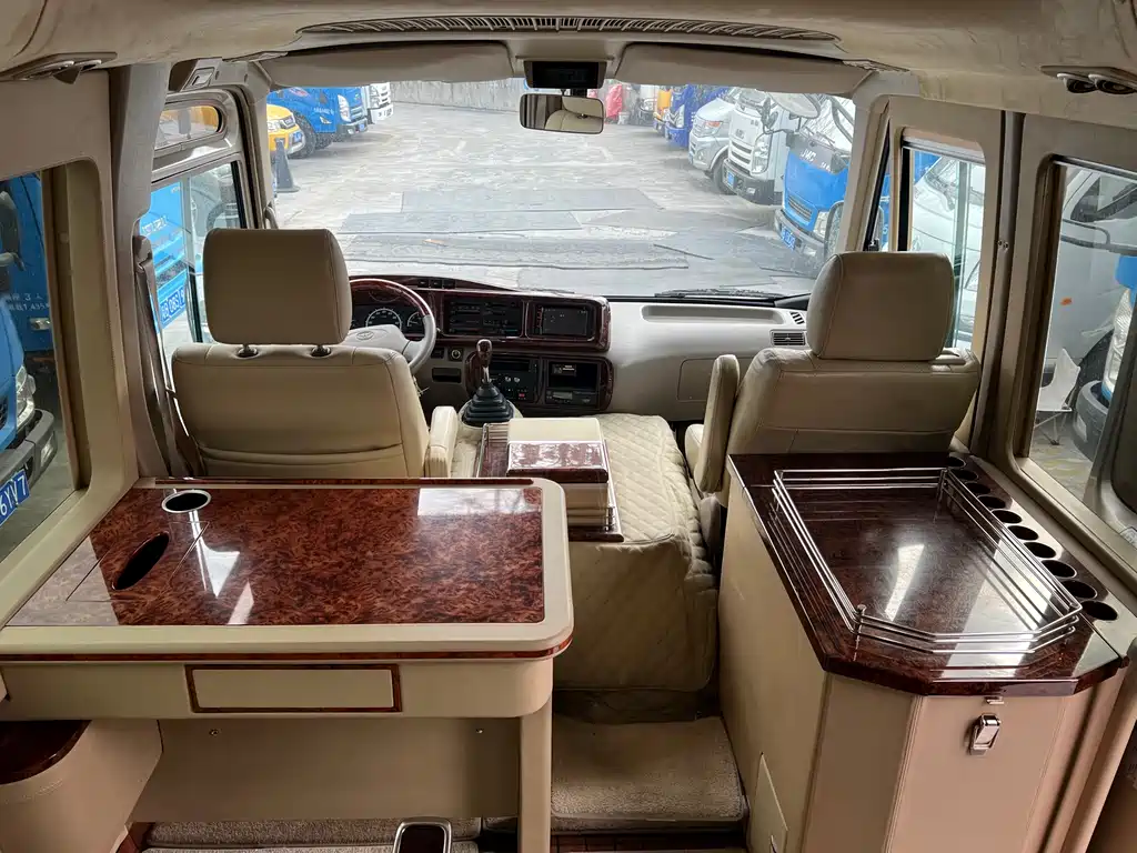Toyota Coaster 2017 — фото 10