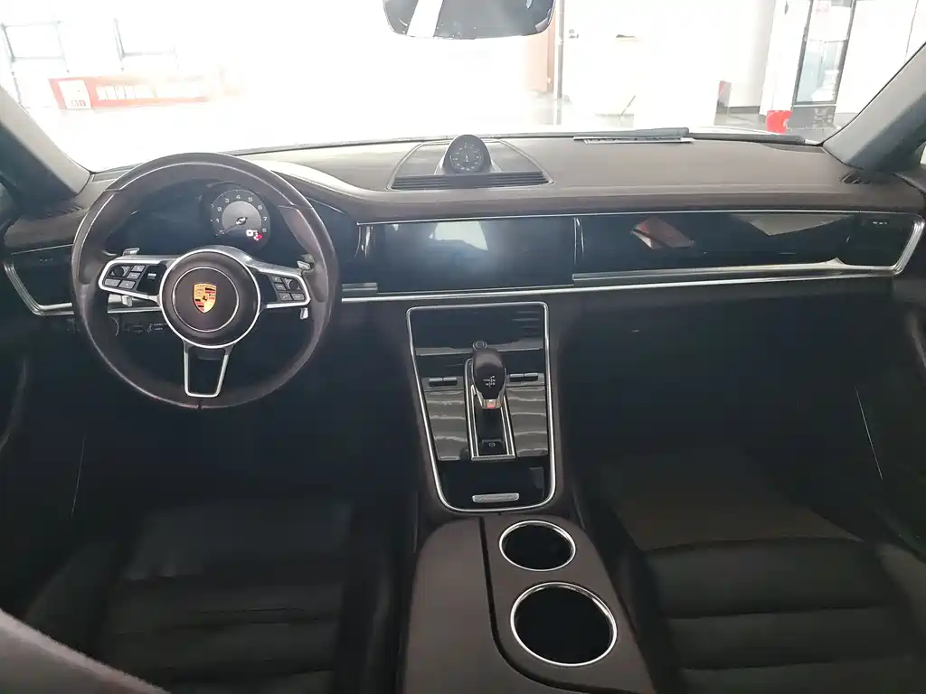 Porsche Panamera 2018 — фото 8