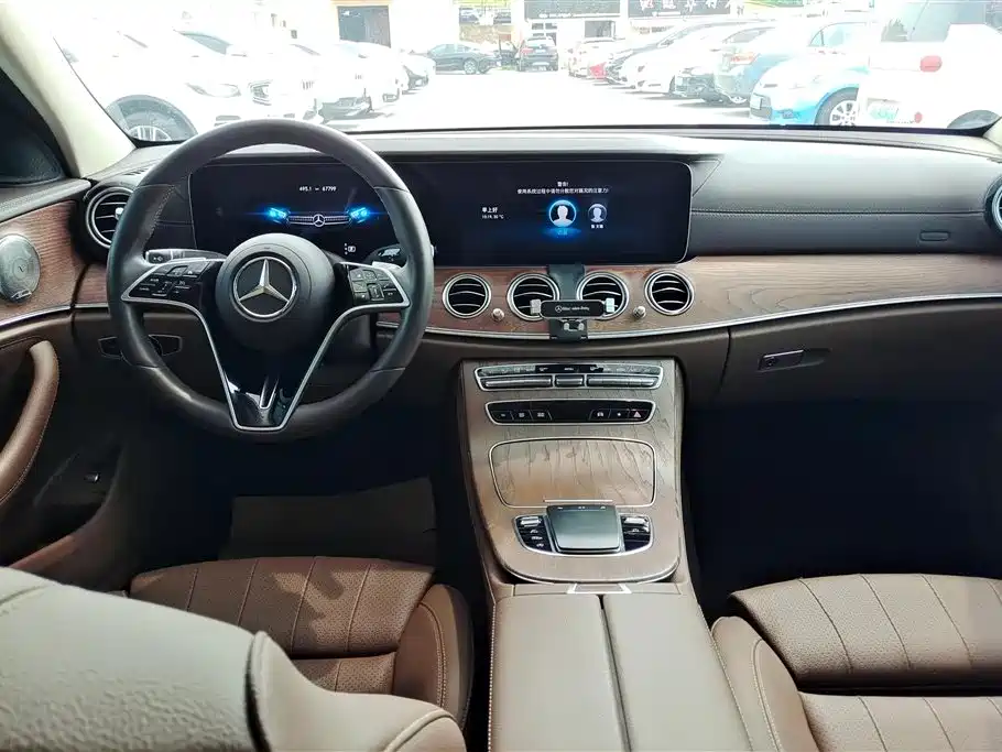 Mercedes-Benz E-Class 2022 — фото 12