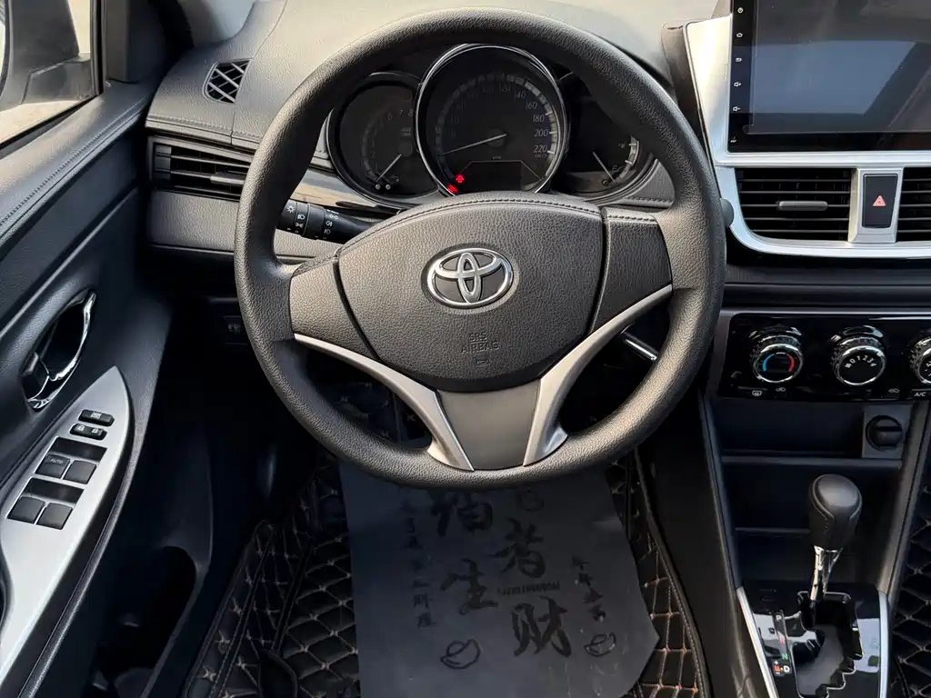 Toyota Yaris L 2017