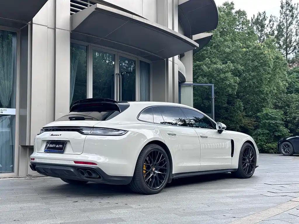 Porsche Panamera 2021
