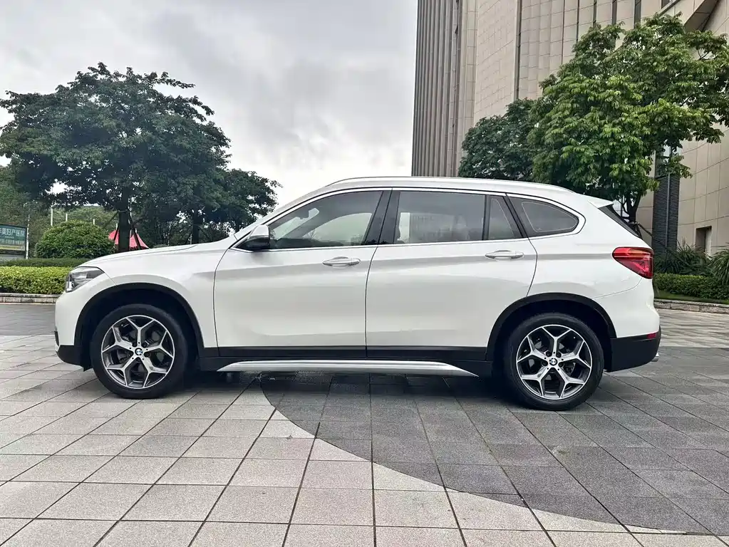 BMW X1 2019 — фото 7