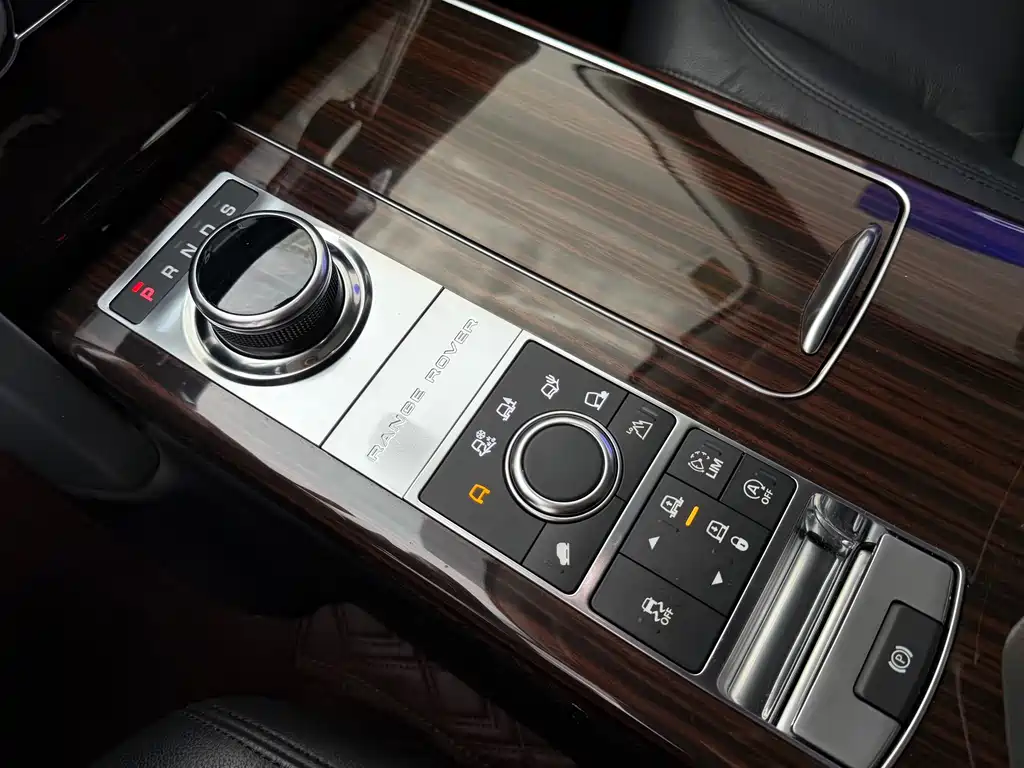 Land Rover Range Rover 2018 — фото 10