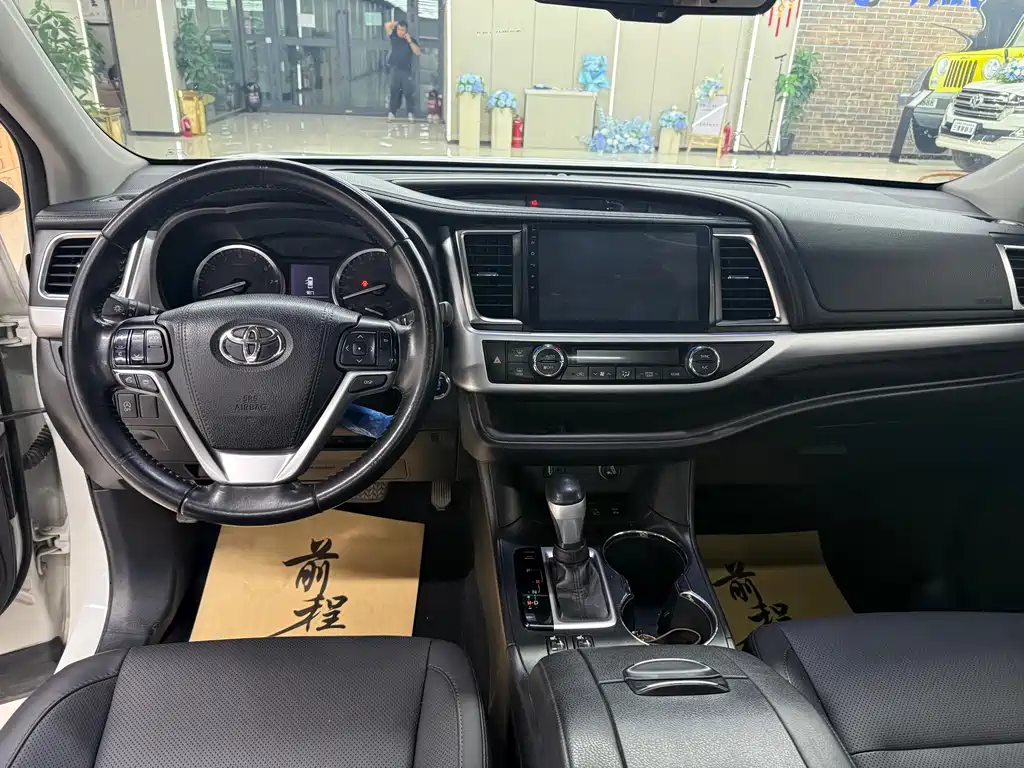 Toyota Highlander 2018 — фото 21
