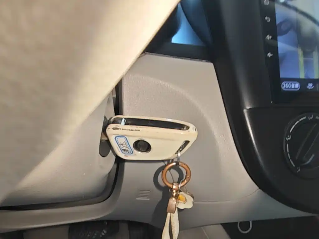 Nissan Tiida 2015 — фото 9