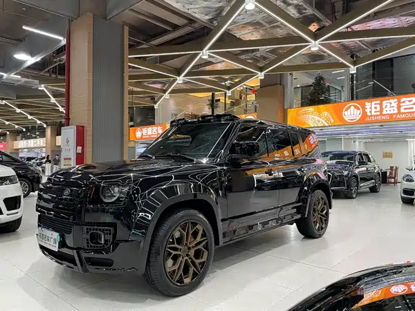 Land Rover Defender 2023