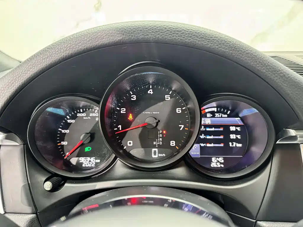 Porsche Macan 2018 — фото 14