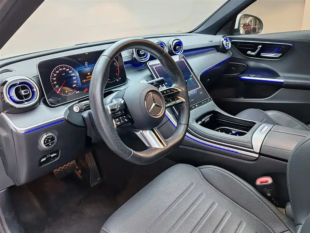Mercedes-Benz C-Class 2024 — фото 12
