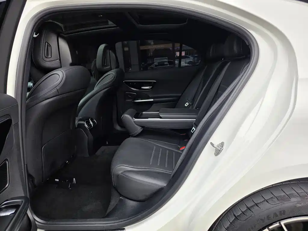 Mercedes-Benz C-Class 2023 — фото 14