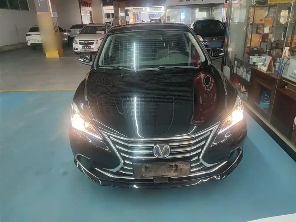Changan Eado 2018 — фото 3
