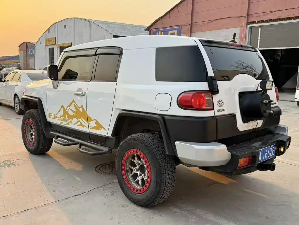 Toyota FJ Cruiser 2008 — фото 6