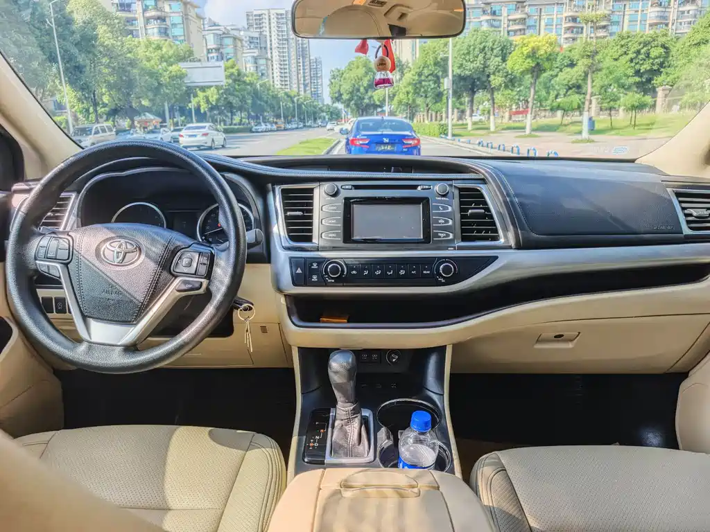 Toyota Highlander 2020 — фото 14