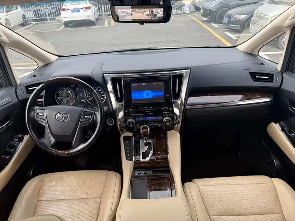 Toyota Alphard 2020