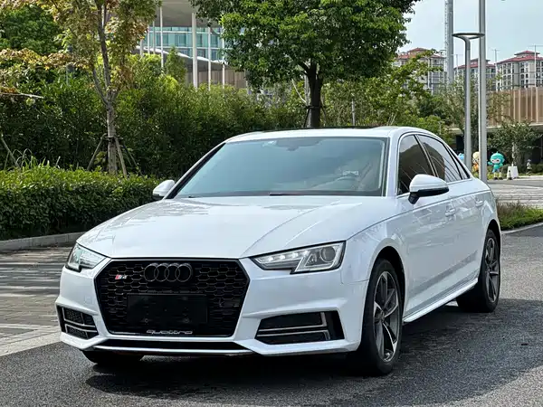Audi A4L 2019