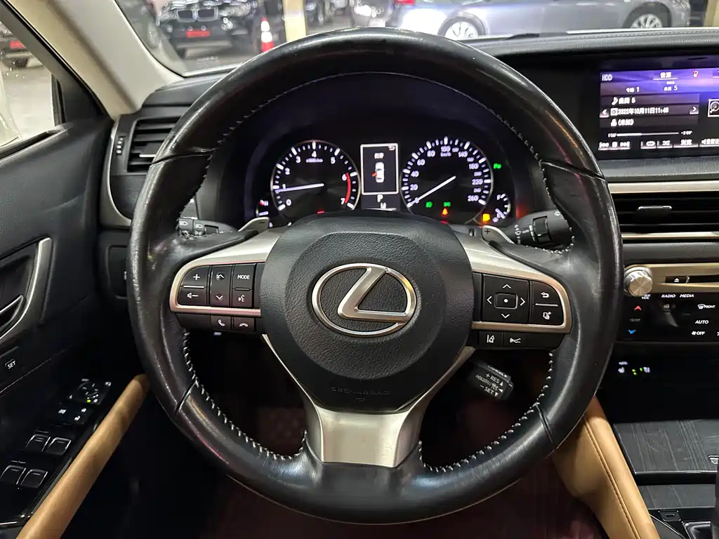 Lexus GS 2017 — фото 10