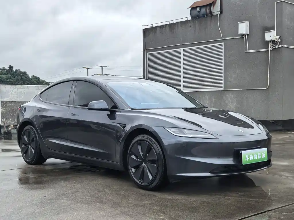 Tesla Model 3 2025 — фото 3