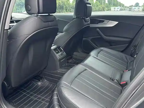 Audi A4L 2023