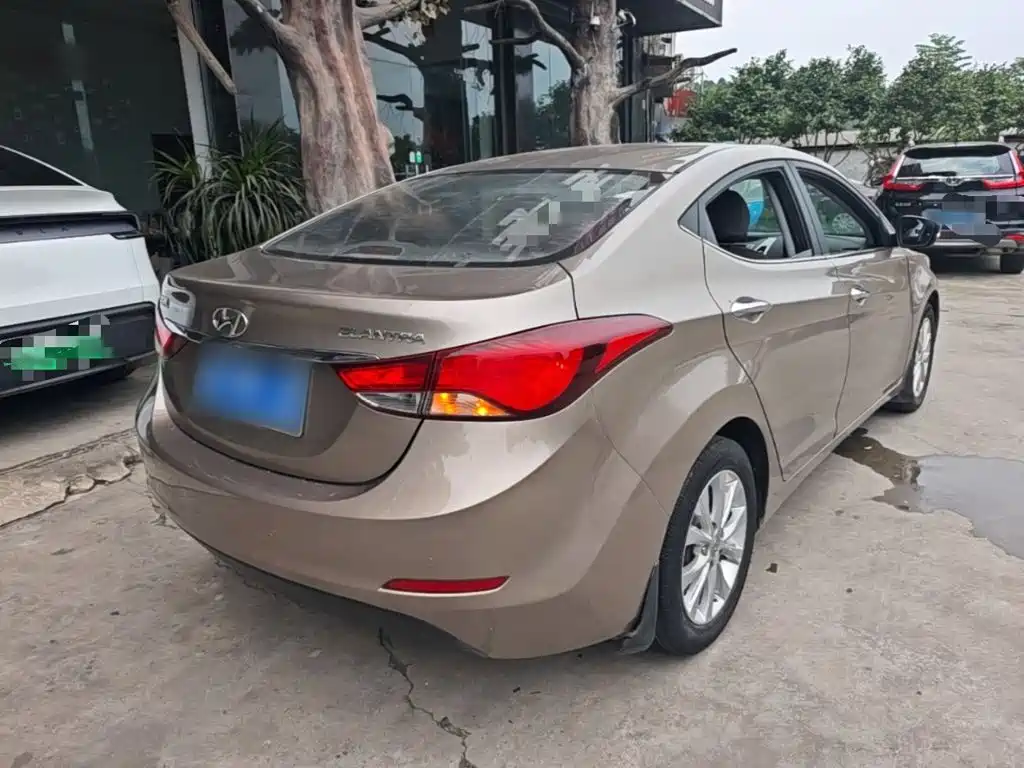 Hyundai Elantra 2016