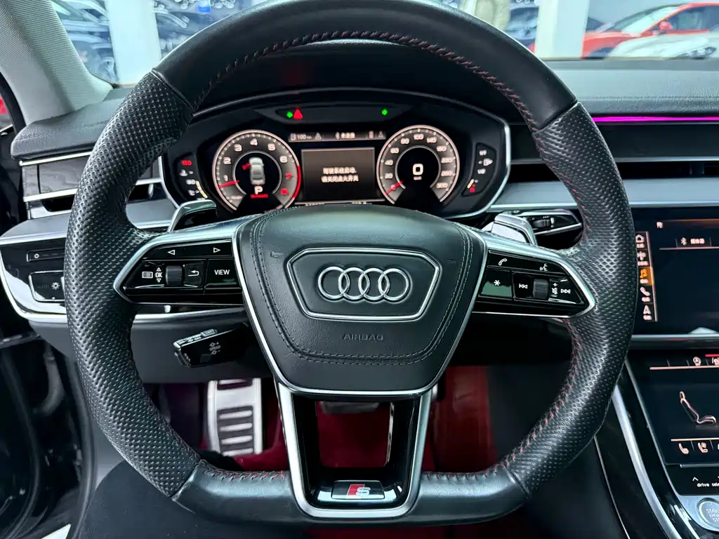 Audi A8 2020 — фото 13