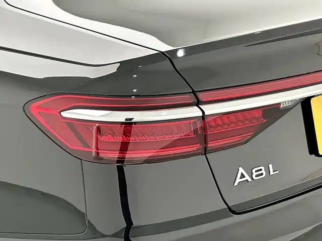 Audi A8 2020 — фото 14