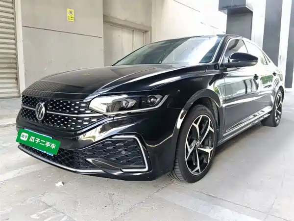 Volkswagen Passat 2024