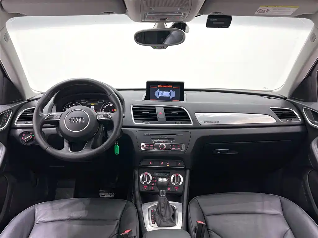 Audi Q3 2015 — фото 13