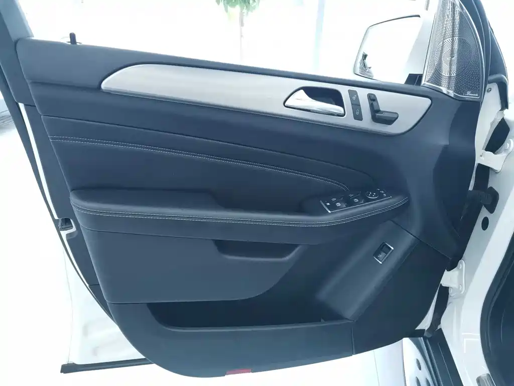 Mercedes-Benz M-Class 2015 — фото 24