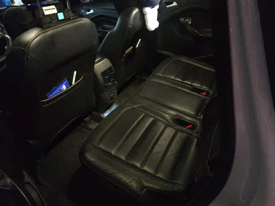 Ford Kuga 2017 — фото 11